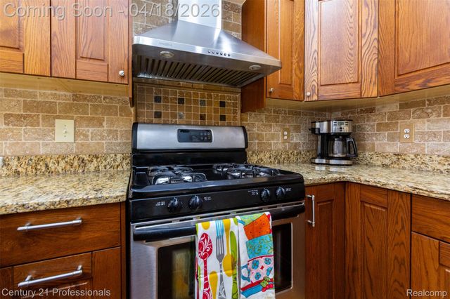 1256 Autumn Drive, Troy, MI 48098