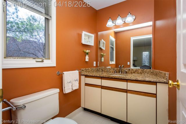 1256 Autumn Drive, Troy, MI 48098
