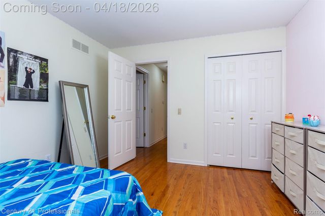 1256 Autumn Drive, Troy, MI 48098