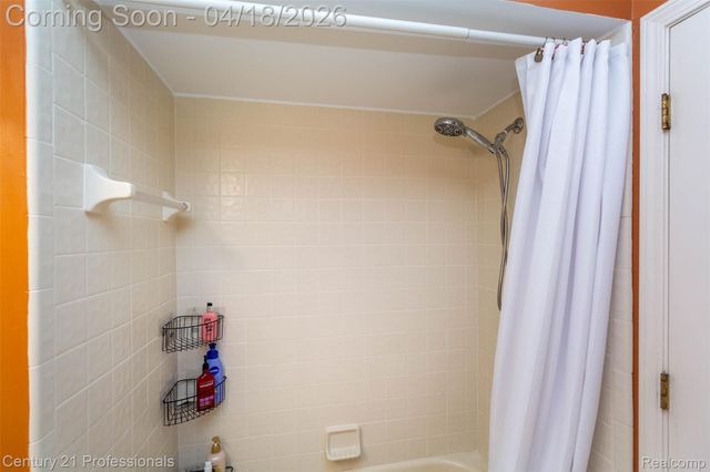 1256 Autumn Drive, Troy, MI 48098