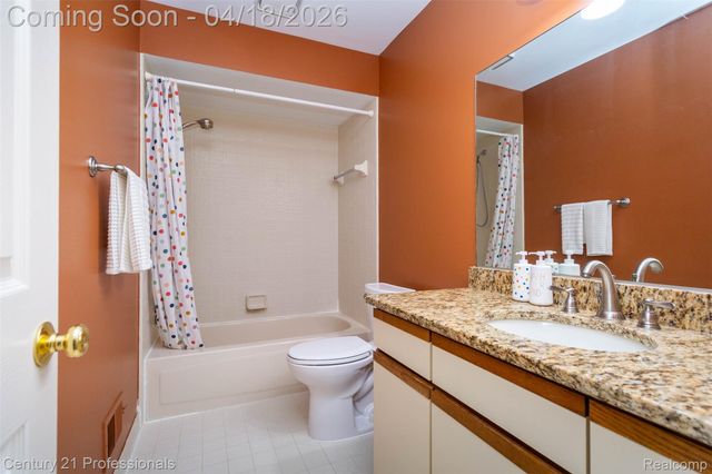 1256 Autumn Drive, Troy, MI 48098