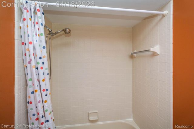 1256 Autumn Drive, Troy, MI 48098