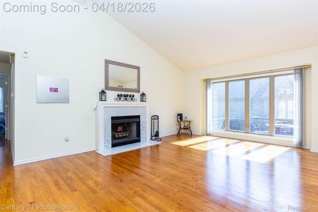 1256 Autumn Drive, Troy, MI 48098