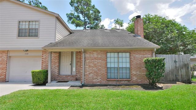 7725 Champion Pines Drive 31, Spring, TX 77379