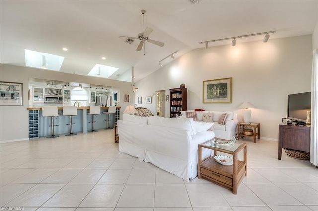 3025 Turtle Gait LN, Sanibel, FL 33957