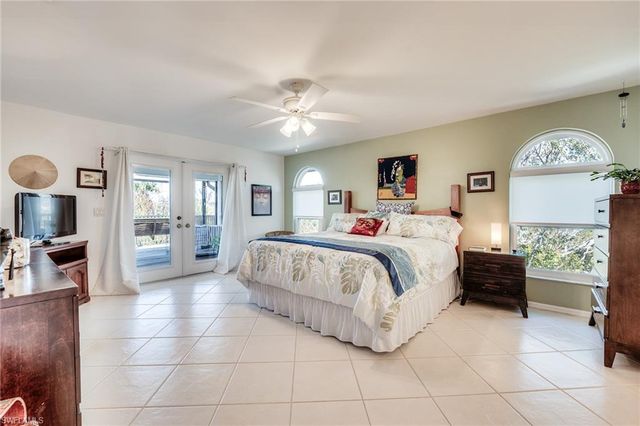 3025 Turtle Gait LN, Sanibel, FL 33957