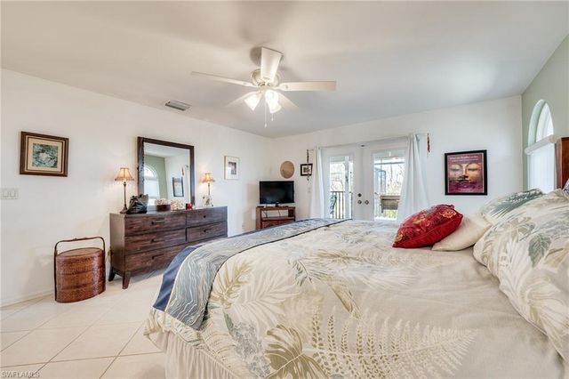 3025 Turtle Gait LN, Sanibel, FL 33957