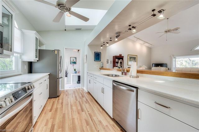 3025 Turtle Gait LN, Sanibel, FL 33957