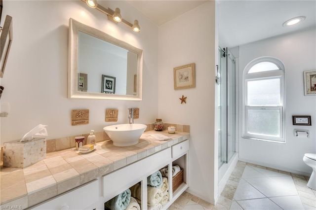 3025 Turtle Gait LN, Sanibel, FL 33957