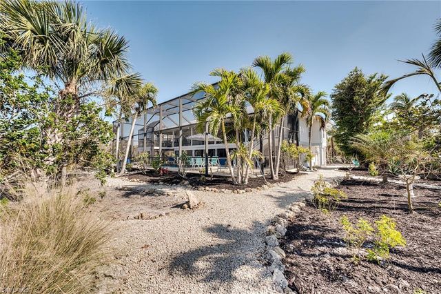 3025 Turtle Gait LN, Sanibel, FL 33957