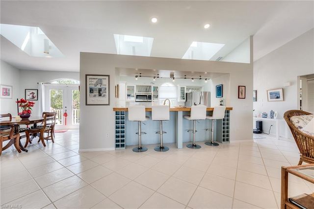 3025 Turtle Gait LN, Sanibel, FL 33957