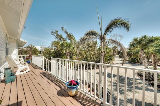 3025 Turtle Gait LN, Sanibel, FL 33957