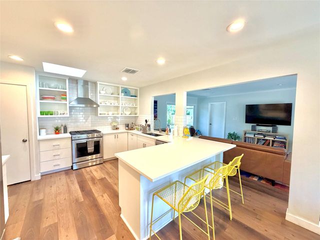 435 Brady LN, Austin, TX 78746