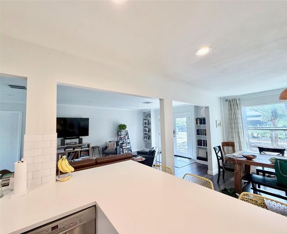 435 Brady LN, Austin, TX 78746