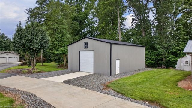 323 Nurse Road, Ararat, NC 27007