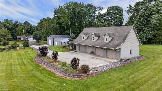 323 Nurse Road, Ararat, NC 27007