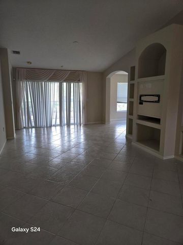 12418 Crystal Pointe Drive 202, Boynton Beach, FL 33437
