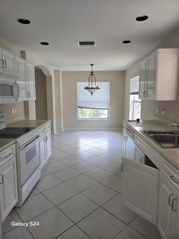 12418 Crystal Pointe Drive 202, Boynton Beach, FL 33437
