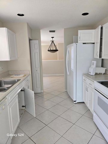 12418 Crystal Pointe Drive 202, Boynton Beach, FL 33437