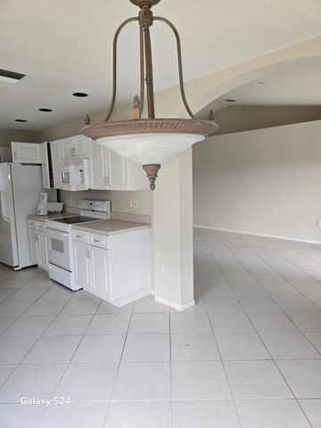 12418 Crystal Pointe Drive 202, Boynton Beach, FL 33437