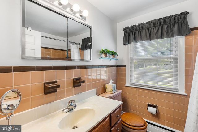 1913 JODY RD, Meadowbrook, PA 19046