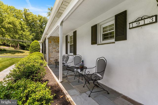 1913 JODY RD, Meadowbrook, PA 19046