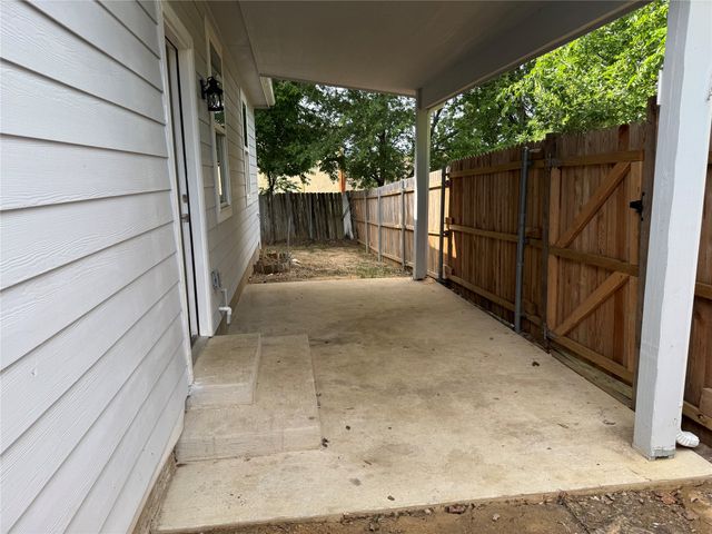 1501 College Street 1503, Grand Prairie, TX 75050