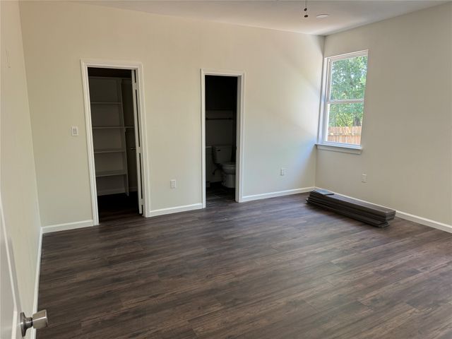 1501 College Street 1503, Grand Prairie, TX 75050