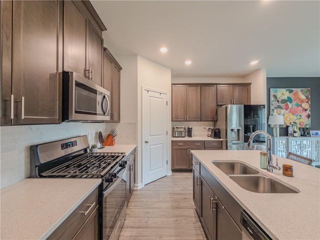 4311 Dean Grove Way, Loganville, GA 30052