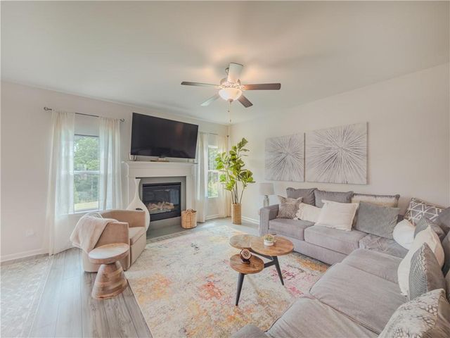 4311 Dean Grove Way, Loganville, GA 30052