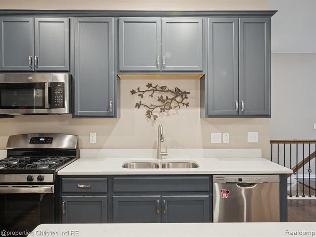 48024 Barrington Drive, Canton, MI 48188