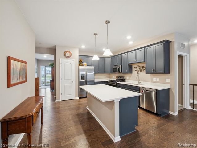 48024 Barrington Drive, Canton, MI 48188