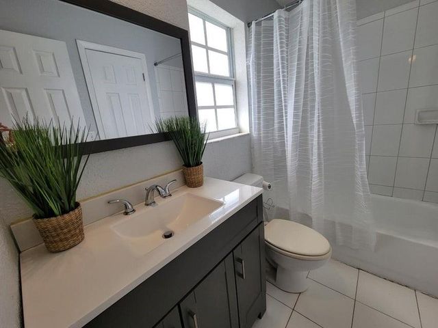 197 NW Eller, Deerfield Beach, FL 33441