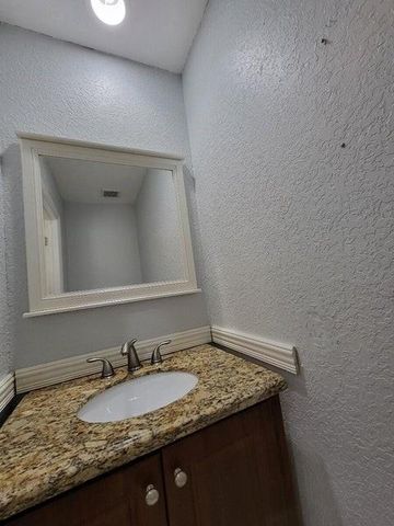 197 NW Eller, Deerfield Beach, FL 33441