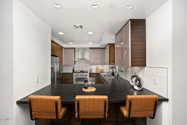 257 S Hudson Avenue 102, Pasadena, CA 91101