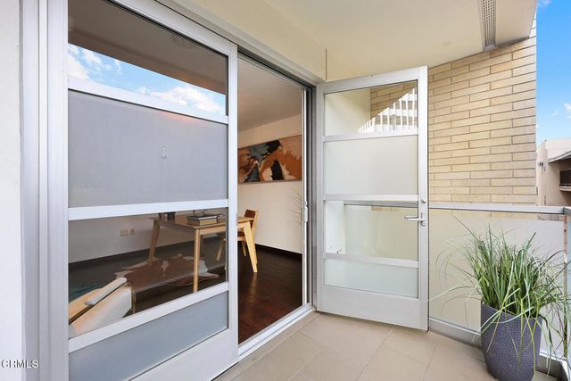 257 S Hudson Avenue 102, Pasadena, CA 91101