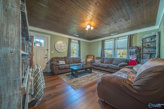 302 Nebraska Avenue, Stevenson, AL 35772