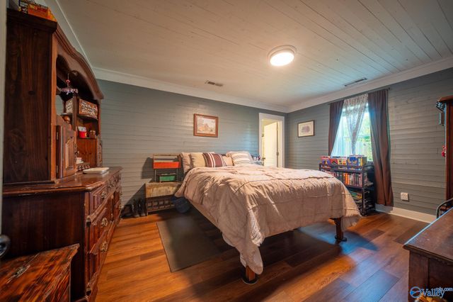 302 Nebraska Avenue, Stevenson, AL 35772