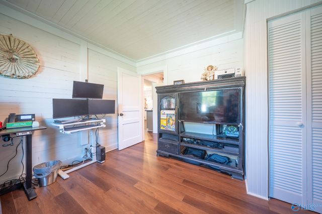 302 Nebraska Avenue, Stevenson, AL 35772