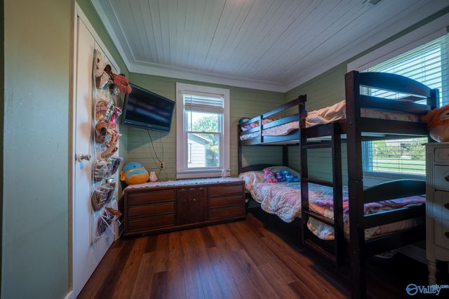 302 Nebraska Avenue, Stevenson, AL 35772