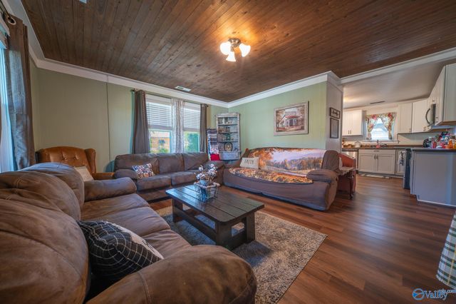 302 Nebraska Avenue, Stevenson, AL 35772