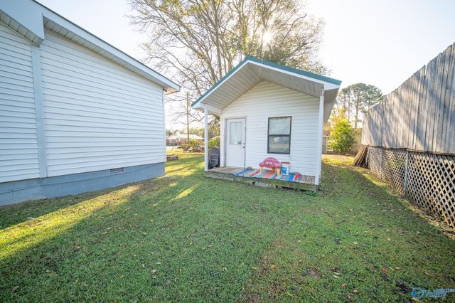 302 Nebraska Avenue, Stevenson, AL 35772