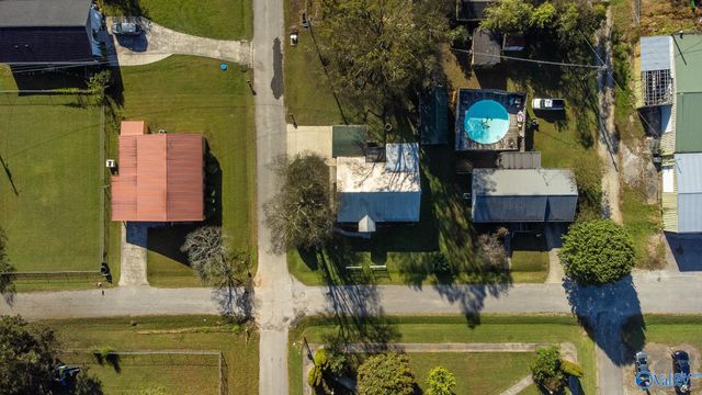 302 Nebraska Avenue, Stevenson, AL 35772