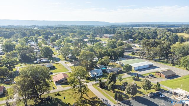 302 Nebraska Avenue, Stevenson, AL 35772