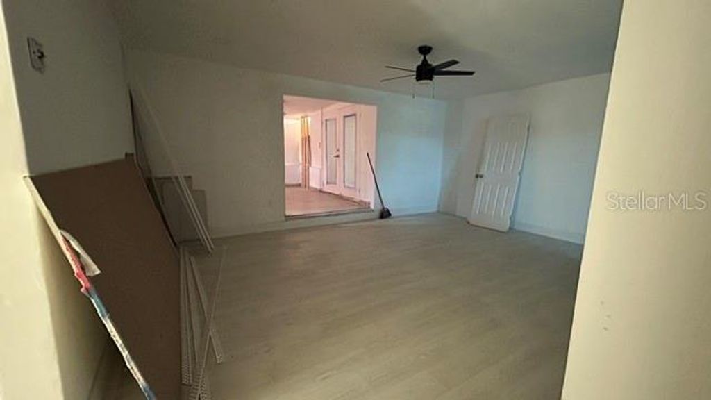 Image 15 of property listing at 2506 SANDY LANE, Orlando, FL 32818
