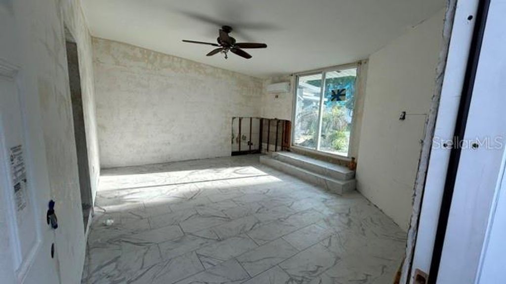 Image 20 of property listing at 2506 SANDY LANE, Orlando, FL 32818
