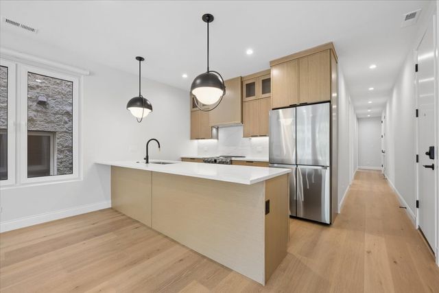3739 N Clifton Avenue 2, Chicago, IL 60613