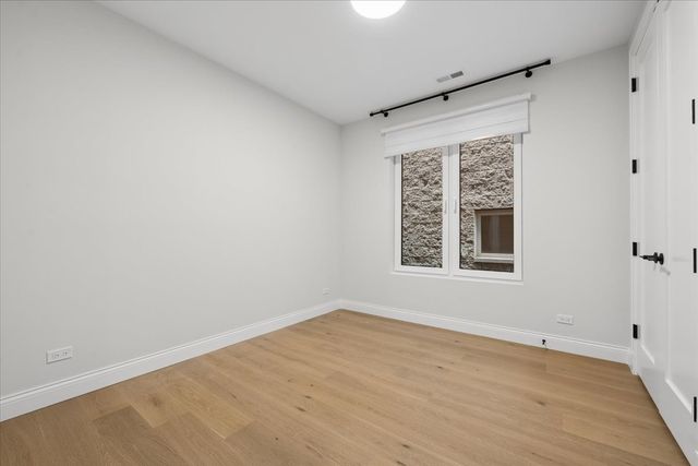 3739 N Clifton Avenue 2, Chicago, IL 60613