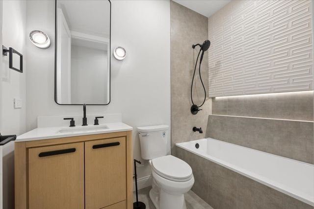 3739 N Clifton Avenue 2, Chicago, IL 60613