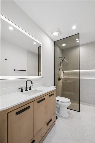 3739 N Clifton Avenue 2, Chicago, IL 60613